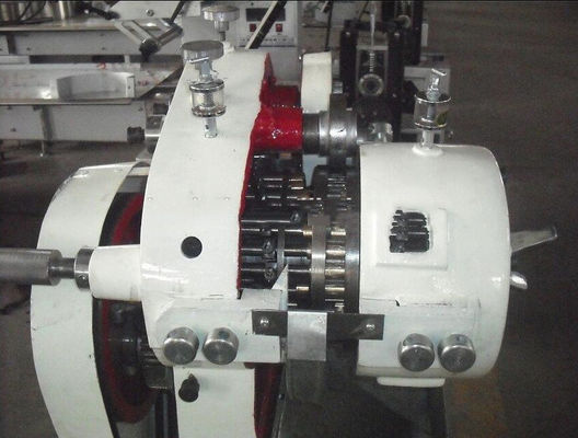 Doces duros automáticos que formam a máquina fornecedor