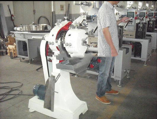 Doces duros automáticos que formam a máquina fornecedor